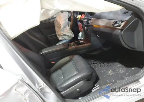 2011 Mercedes-Benz E 350 4Matic z USA, uszkodzony, nr VIN WDDHF8HB2BA325421